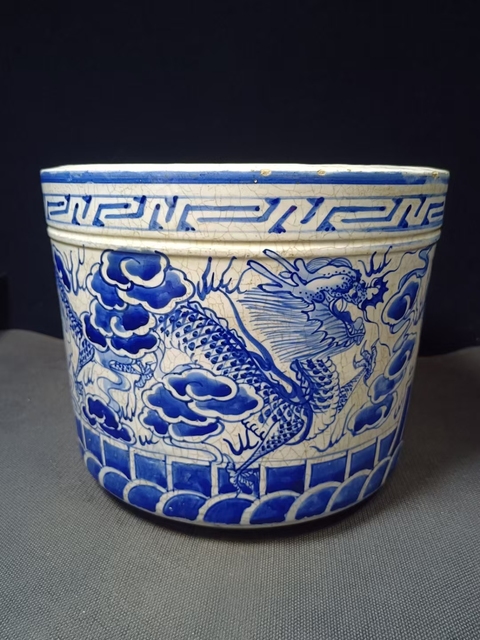 古玩陶瓷龍紋青花香爐真品鑒賞圖