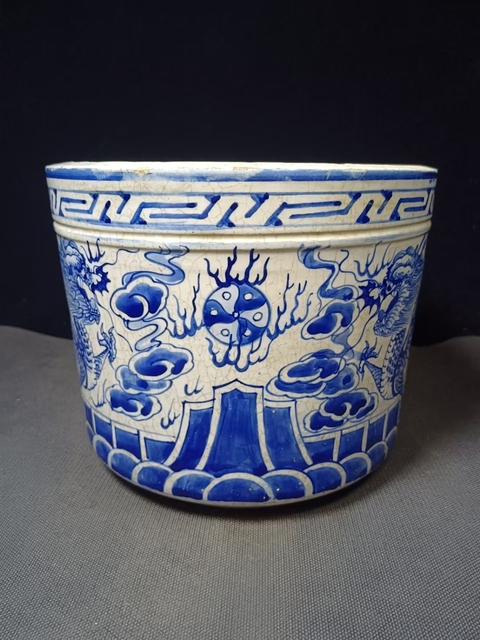 古玩陶瓷龍紋青花香爐真品鑒賞圖