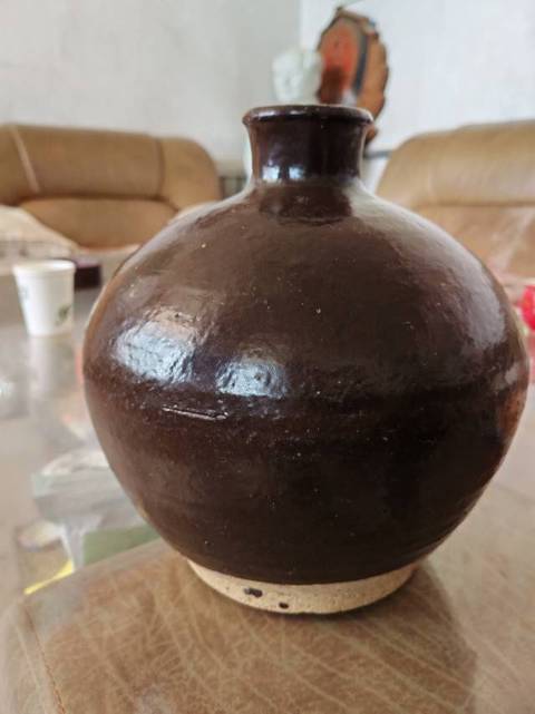 古玩陶瓷上限為清的黑釉瓶真品鑒賞圖
