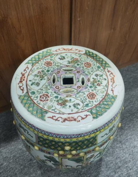 古玩陶瓷粉彩繡墩真品鑒賞圖