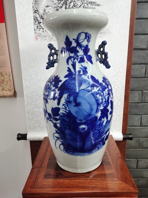 古玩陶瓷花鳥紋青花瓶拍賣，當前價格2800元