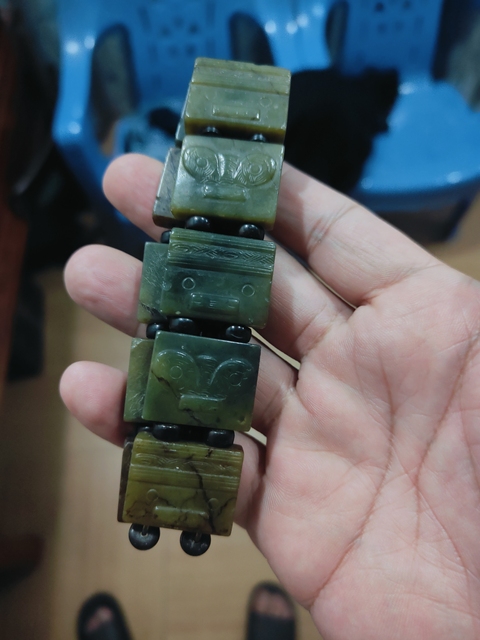 古玩玉器地方玉雕“獸面紋”手排真品鑒賞圖