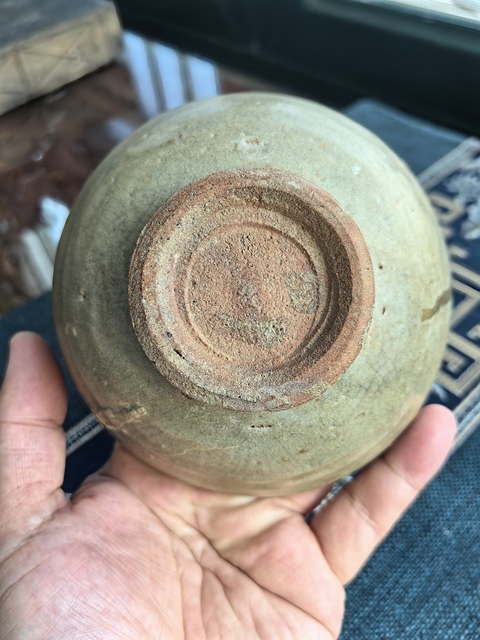 古玩陶瓷元末明初·龍泉青瓷印章紋碗拍賣,當前價格1200元