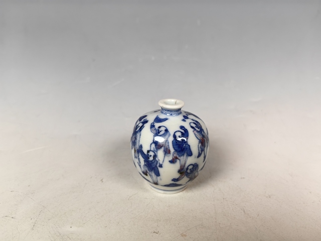 古玩陶瓷清晚青花釉里紅司馬光砸缸嬰戲紋鼻煙壺真品鑒賞圖