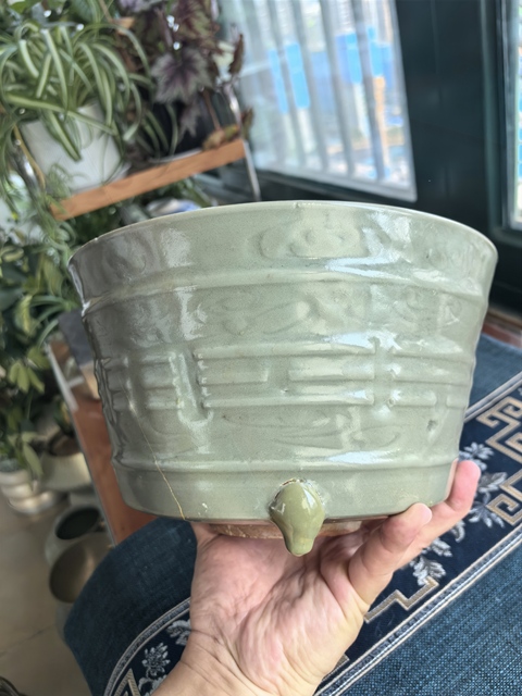 古玩陶瓷明代·龍泉青瓷八卦三足爐拍賣，當(dāng)前價(jià)格19999元