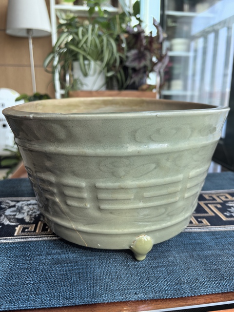 古玩陶瓷明代·龍泉青瓷八卦三足爐拍賣，當(dāng)前價(jià)格19999元