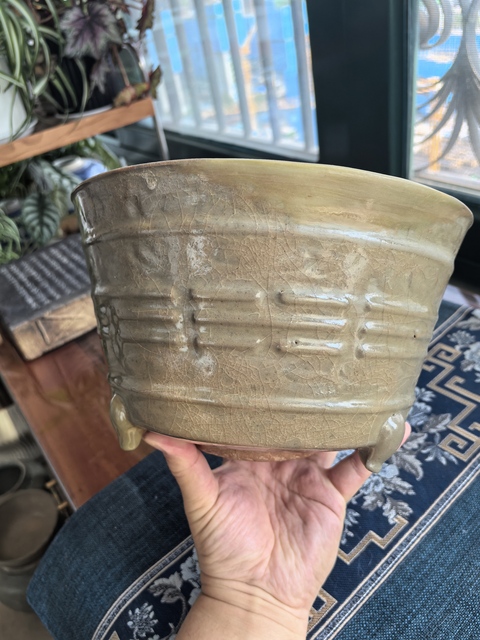 古玩陶瓷明代·龍泉青瓷八卦三足爐拍賣，當(dāng)前價(jià)格19999元