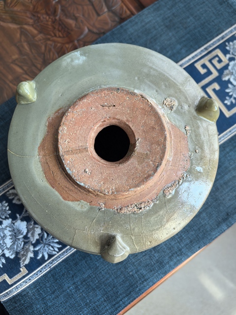 古玩陶瓷明代·龍泉青瓷八卦三足爐拍賣，當(dāng)前價(jià)格19999元