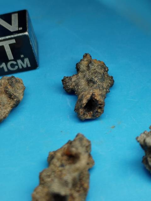 古玩雜項閃電溶巖 (雷擊石)拍賣,當前價格0元
