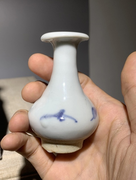 中国　青花　花卉文玉壷春瓶　N　R3179 A blue and white 'phoenix' vase, yuhuchunping, Yuan dynasty