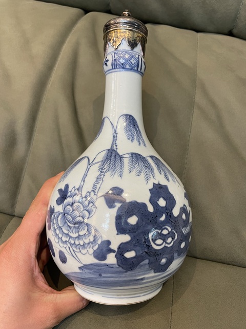 古玩陶瓷清雍乾 青花洞石牡丹紋蒜頭瓶拍賣,當(dāng)前價格3500元