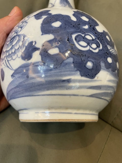 古玩陶瓷清雍乾 青花洞石牡丹紋蒜頭瓶拍賣,當(dāng)前價格3500元