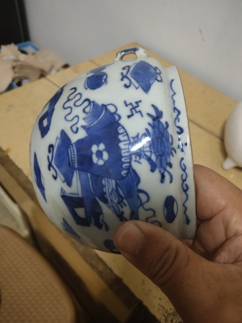 古玩陶瓷青花博古花卉紋四系粥罐真品鑒賞圖