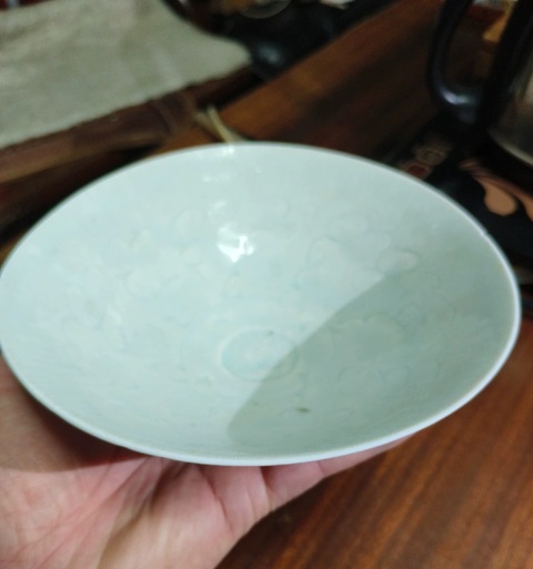 古玩陶瓷青白釉刻劃云氣紋碗真品鑒賞圖