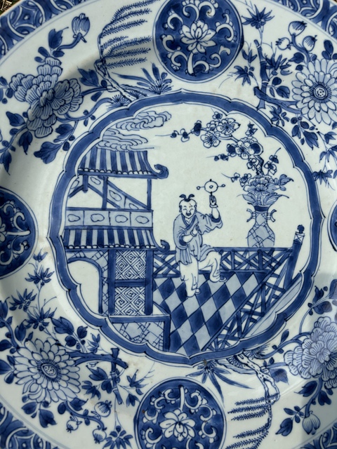 古玩陶瓷清康熙青花庭院嬰戲圖大盤拍賣,當(dāng)前價格8000元