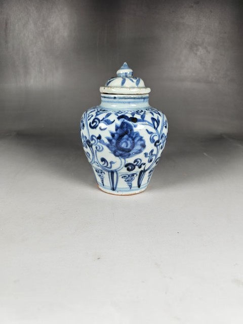 古玩陶瓷青花花卉紋蓋罐拍賣，當前價格13800元