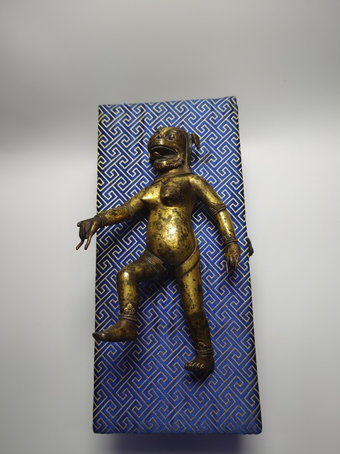 古玩銅器清中期鎏金獅面空行母拍賣，當(dāng)前價(jià)格35000元