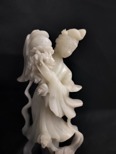 古玩玉器仕女擺件真品鑒賞圖