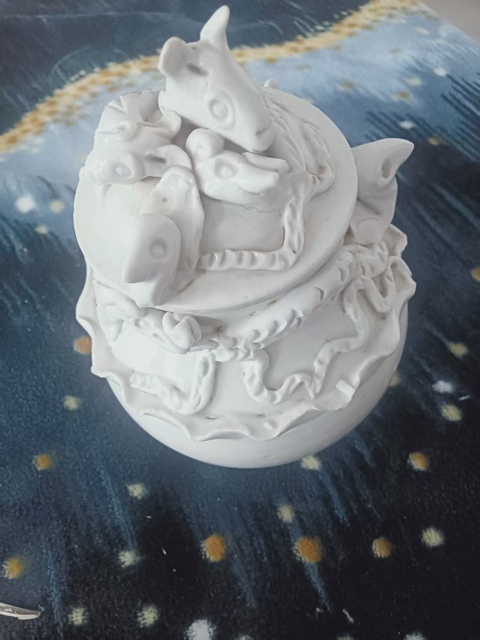 古玩陶瓷堆塑瓶拍賣,當前價格158000元