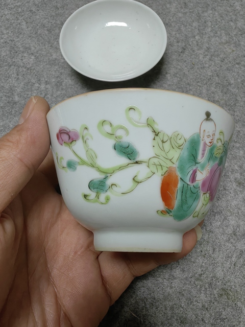 古玩陶瓷瓜蝶連綿娃娃紋粉彩蓋杯拍賣,當前價格1888元