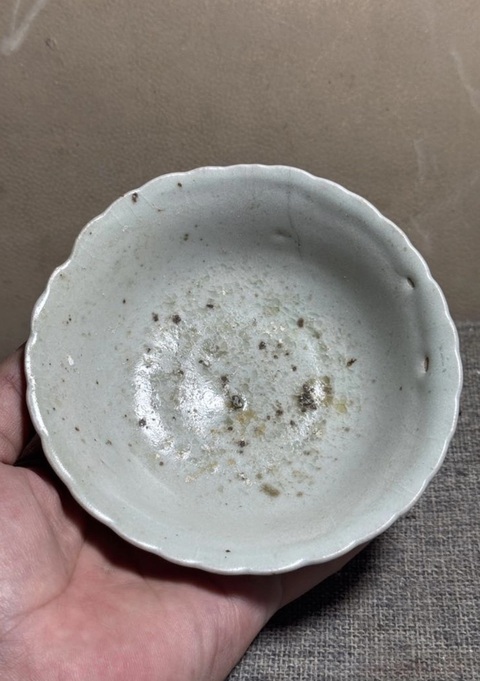 古玩陶瓷樞府卵白釉花口碗拍賣,當(dāng)前價(jià)格388元