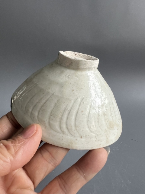 古玩陶瓷北宋青白釉刻雙面工刻花斗笠盞拍賣,當前價格1800元
