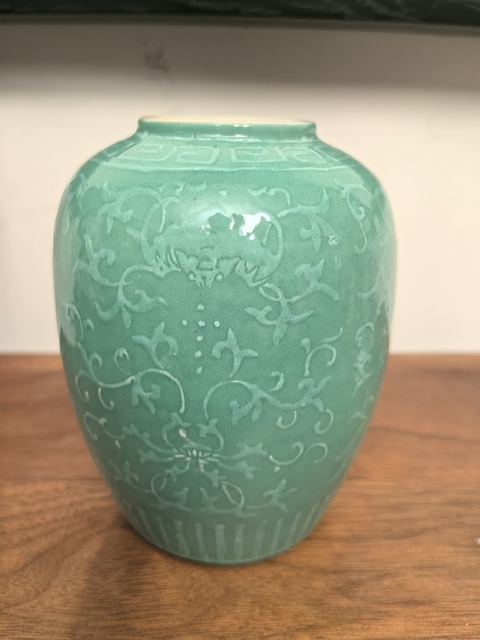 古玩陶瓷清末民初·松石綠釉堆白纏枝蝙蝠紋罐真品鑒賞圖