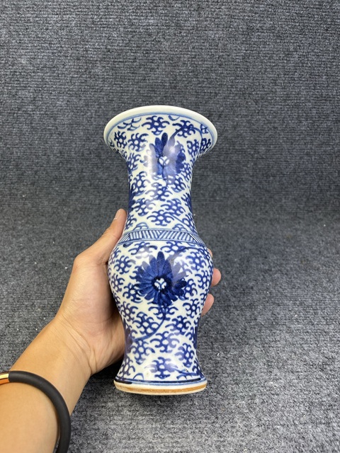 古玩陶瓷青花纏枝蓮小號鳳尾尊拍賣,當(dāng)前價格3588元