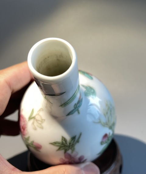 古玩陶瓷粉彩四季花卉天球瓶拍賣,當(dāng)前價格198元
