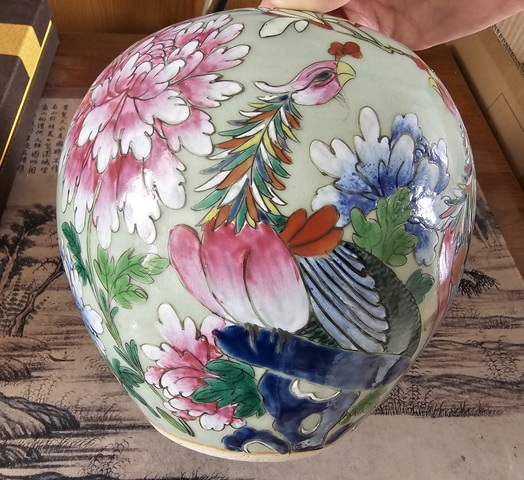 古玩陶瓷清乾隆?豆青地粉彩“鳳求凰”牡丹紋罐拍賣,當(dāng)前價格1600元