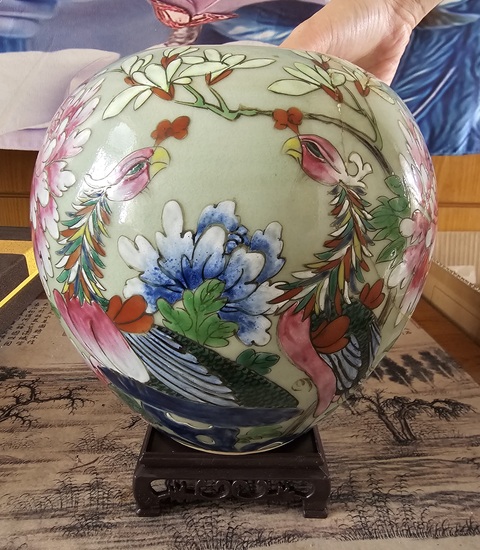 古玩陶瓷清乾隆?豆青地粉彩“鳳求凰”牡丹紋罐拍賣,當(dāng)前價格1600元