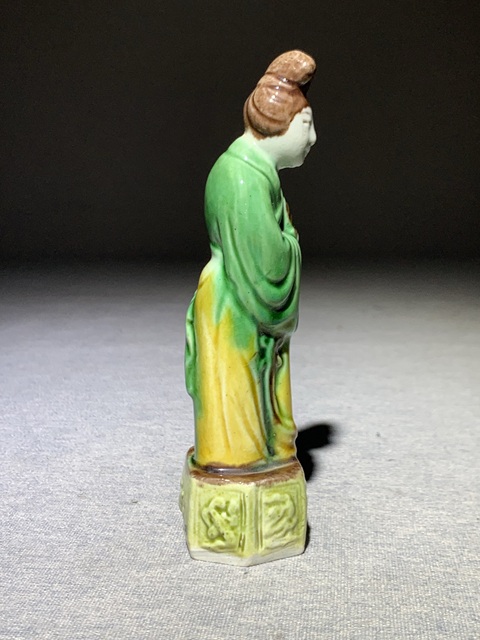 古玩陶瓷（民國黃祥記款）素三彩人物造像拍賣，當(dāng)前價(jià)格1888元