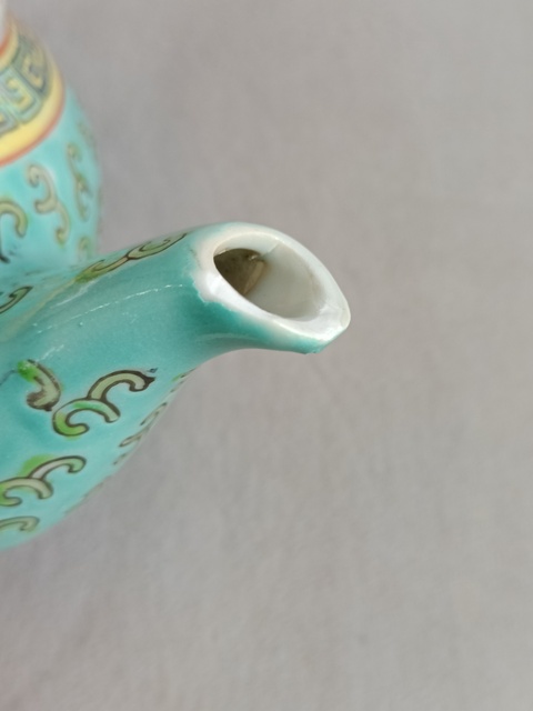古玩陶瓷松石綠地粉彩萬(wàn)壽無(wú)疆紋茶壺拍賣(mài)，當(dāng)前價(jià)格298元