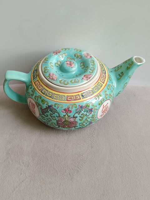 古玩陶瓷松石綠地粉彩萬(wàn)壽無(wú)疆紋茶壺拍賣(mài)，當(dāng)前價(jià)格298元