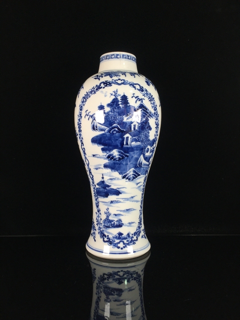 古玩陶瓷乾隆青花山水人物紋雞腿瓶拍賣,當前價格1188元
