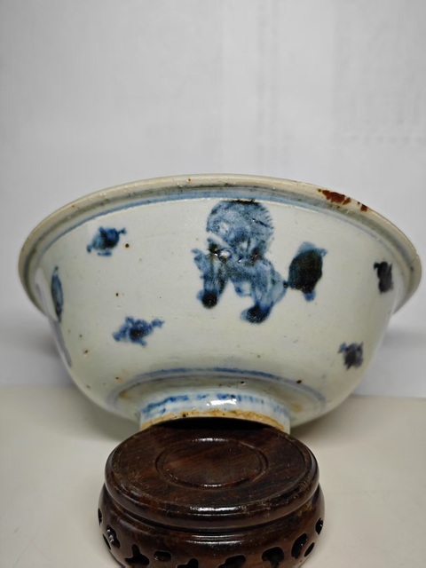 古玩陶瓷青花獅紋碗真品鑒賞圖