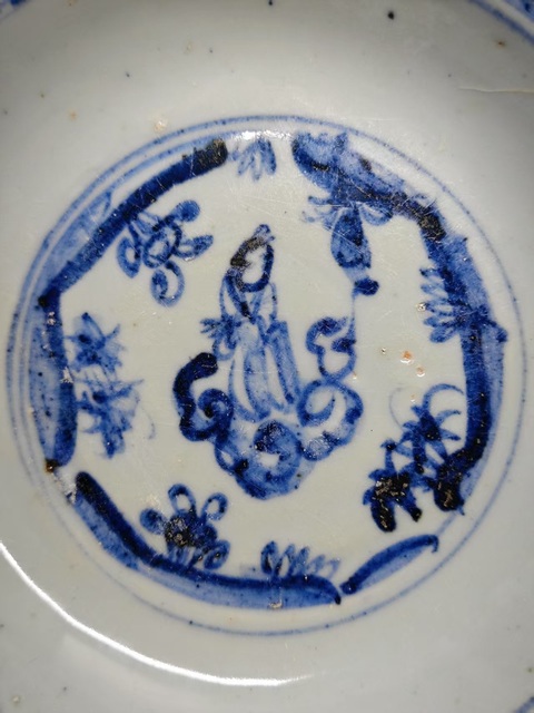 古玩陶瓷青花人物故事紋盤(pán)真品鑒賞圖