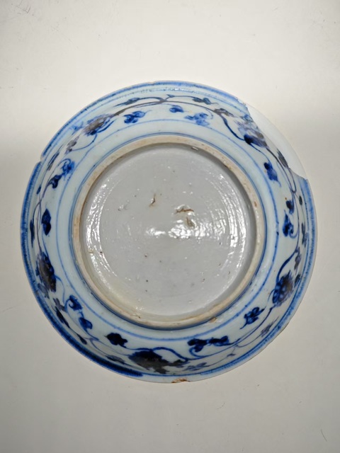 古玩陶瓷青花人物故事紋盤(pán)真品鑒賞圖