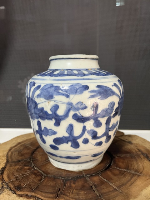 古玩陶瓷青花纏枝花卉紋罐拍賣,當前價格2999元