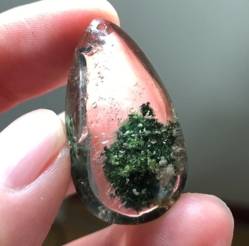 古玩玉器精美天然“綠幽靈”水晶吊墜拍賣,當前價格388元