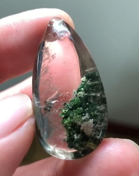 古玩玉器精美天然“綠幽靈”水晶吊墜拍賣,當前價格388元