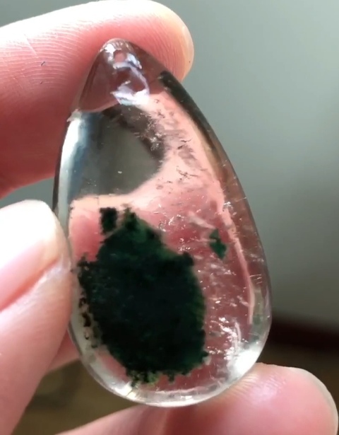 古玩玉器精美天然“綠幽靈”水晶吊墜拍賣,當前價格388元