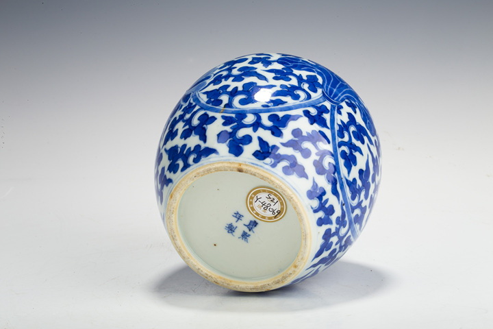 古玩陶瓷清晚·青花纏枝蓮紋罐真品鑒賞圖