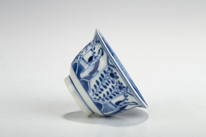 古玩陶瓷清晚·青花開窗四美花卉紋杯拍賣，當(dāng)前價(jià)格1688元