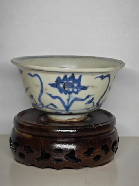 古玩陶瓷明中期青花蓮池紋杯拍賣，當前價格3456元