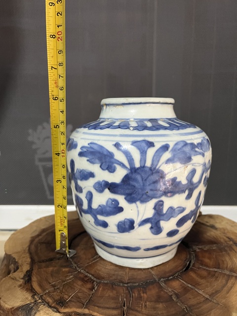 古玩陶瓷青花纏枝花卉紋罐拍賣,當前價格2999元