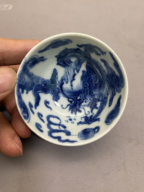 青花過(guò)墻龍紋茶碗拍賣(mài)，當(dāng)前價(jià)格7820元