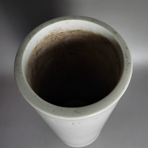 古玩陶瓷德化白瓷夔龍紋帽筒拍賣,當前價格1400元