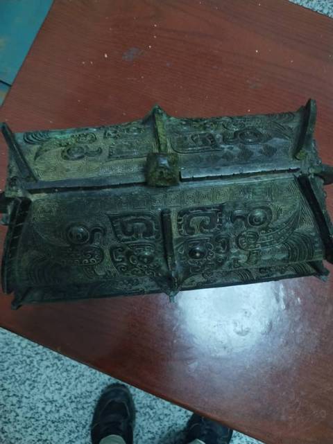 古玩銅器青銅彝真品鑒賞圖
