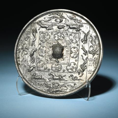 古玩銅器十二生肖飛天鏡真品鑒賞圖